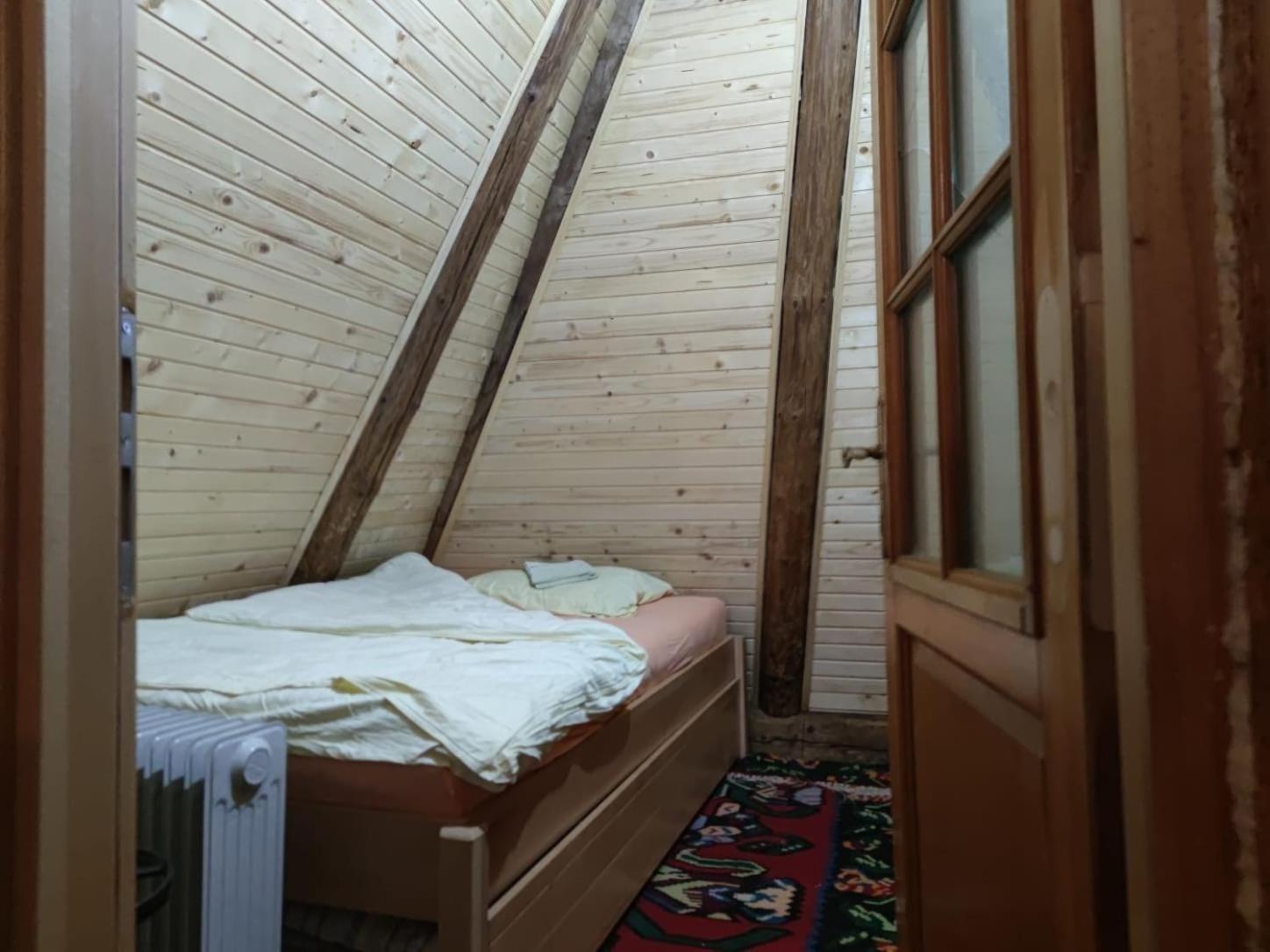 Na Krovu Svijeta Gornji Lukomir Bilik gambar